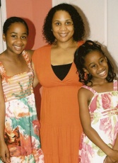 Lachelle and her daughters