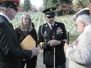 Master Sgt. Jeffrey Mittman and wife Christy at the Tomb of the Unknowns