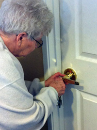 LIGHT LED FOR APARTMENT DOORS UNLOCKING MADE EASY TO SEE B/OP VISUAL IMPAIRMENT 