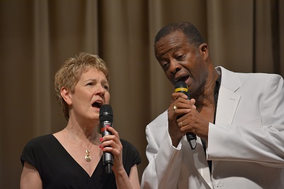 Lynda Jones singing with Larnelle Harris